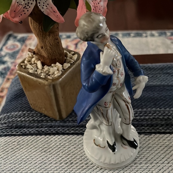 Decorative Figurine 8 inches High - Picture 11 of 14